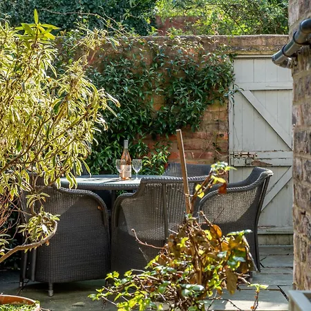 Holiday home 28 Queen Anne's Road