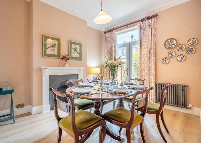 28 Queen Anne's Road Feriehus *