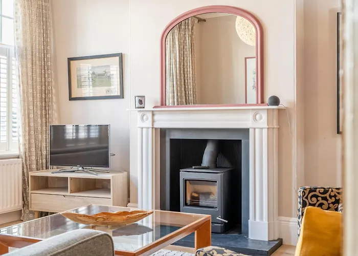 28 Queen Anne's Road